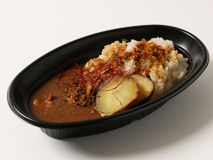 画像：焼き芋チキンカレー 岩下の新生姜パワー