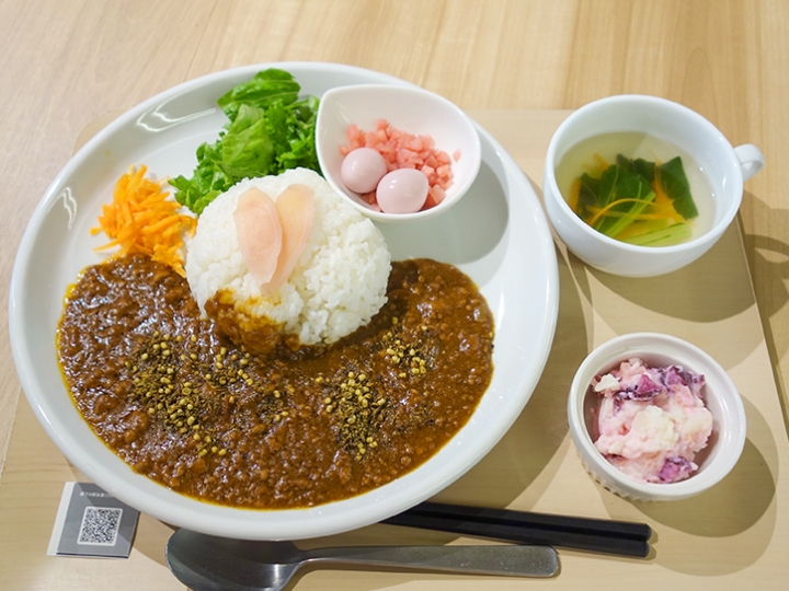 画像：岩下の新生姜と合わせて食べる！スパイスキーマカレー